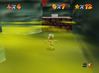 Il labirinto velenoso in Super Mario 64 (in alto) e in Super Mario 64 DS (in basso).